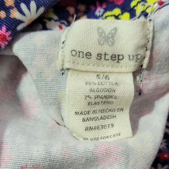 One Step Up Girls Blue Ditsy Collared Floral Denim Zip Up Vest Size 5/6- EUC - Picture 3 of 9